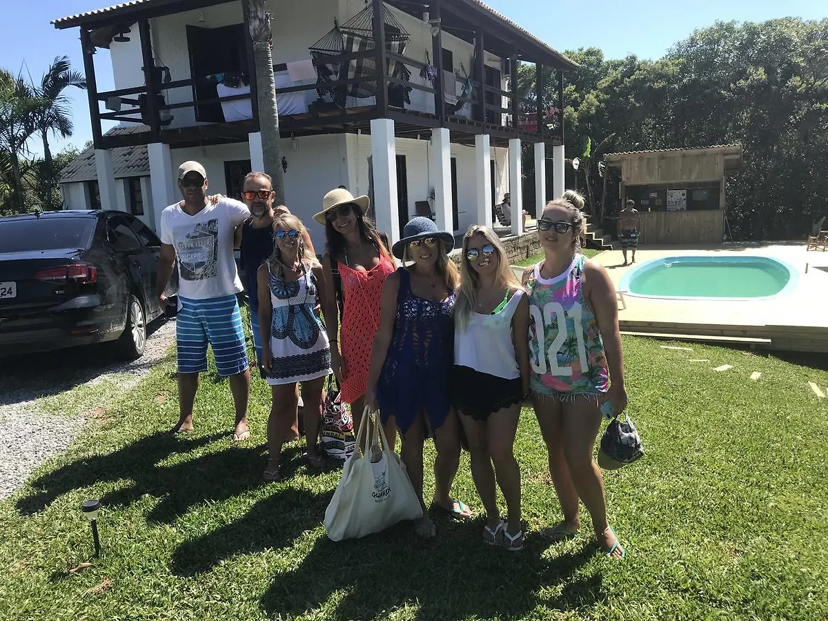 Pousada Guarda Beach House Guarda do Embau Bed & Breakfast
